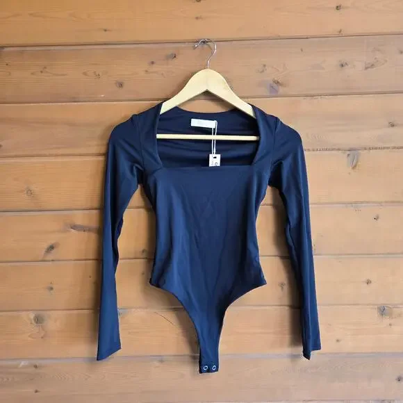 Qinsen Bodysuit Top Square Neck Long Sleeve NWT XS Black Stretchy Snap High Cut - Picture 2 of 5
